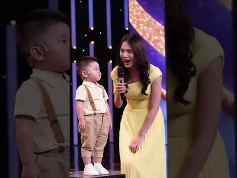 MC cười mà bố ở nhà rơi nước mắt #funny #cute #baby #cutebaby #giaitri #comedy #youtubeshorts