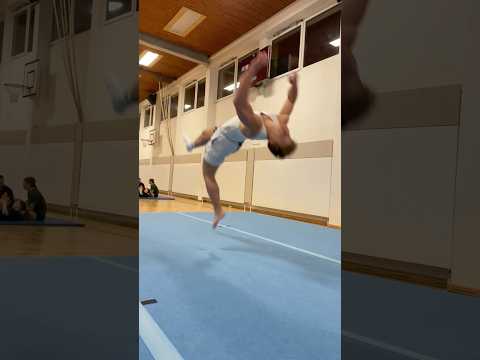 CRAZY BACKFLIPS ON ONE LEG 😱 #flip #tricking #parkour #gymnastics #acrobatics