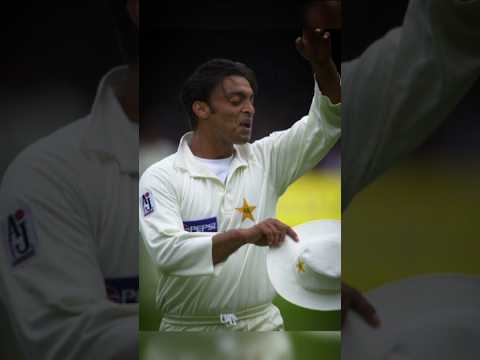 Shoaib Akhtar Fast Bowling | Sachin & Dravid Wickets #cricket #shortfeed