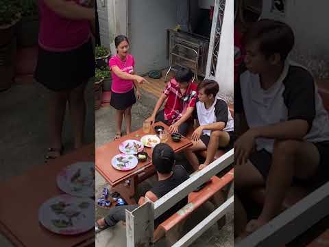 Bị bạn nhậu nói tối ngày đút đầu trong váy vợ, nam thanh niên có màn phản đòn hả hê