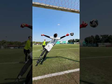 CRAZY DEFLECTIONS 😳 #goalkeeper #goalkeepertraining