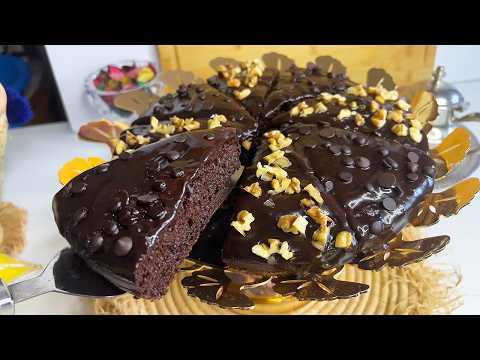 $ لعشاق الشوكولا هاد الكيكة ليكم مشكلطة 🍫🎂 مفشفشة وبنيييينة غير ب 2 بيضات 🥚🥚 Chocolate Cake $