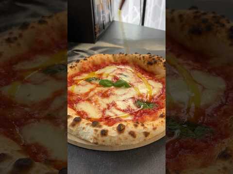 Pizzateig ohne Kneten.😍 So gehts.🍕🔥 Das Rezept findest du in den Kommentaren.👇🏼 #pizza #rezept