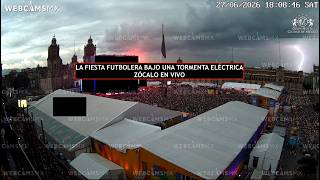 ⚽️🇨🇴🇵🇹 #CDMX  | ¡Los aficionados bajo una tormenta ⚡️ eléctrica! #Zócalo! #EnVivo