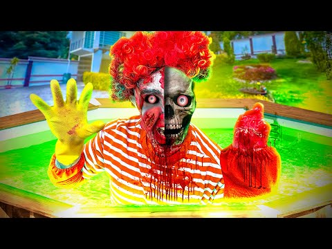 ¡¡ ARROJAMOS a  MI PADRE en una PISCINA TÓXICA !!