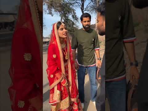 लड़की को चलती बाइक पर छेड़ रहे थे लड़के? #ytshorts #trending #viral #yt #explore #trend