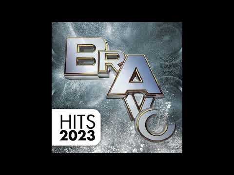 12 - AYLIVA - Sie weiß (feat. Mero)