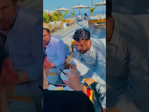 Rumailahcafe umbrella beach fujairah me dosto k saath bahot enjoy kya