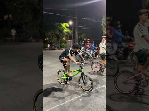 AKBAR TWK JOKI BALAP ONTHEL🚀 #fypviralシ #shorts #bmx #balapliar #bmxstreet #hiburan #herex #cycling