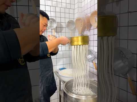 Making rice noodles
