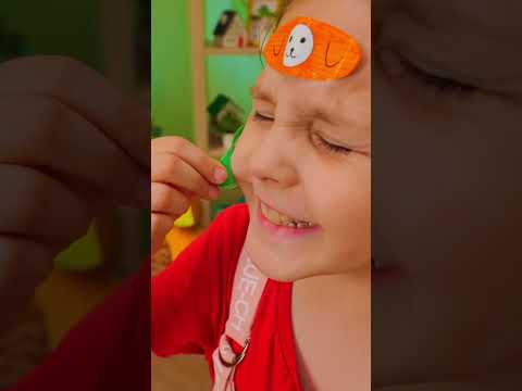 😄 NO MORE OUCH! BANDAGE HACK FOR KIDS 🧴✨ #shorts #lifehack