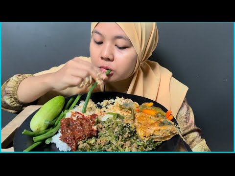 IKAN DIGULAIN DENGAN URAP SAMBAL, MAKAN PUN JADI ENAK