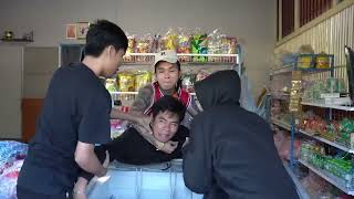 ไอ้หนุ่มพลังใบ ปล้นร้านเพื่อใช้หนี้ | ຈັກເດ Crazy 2025