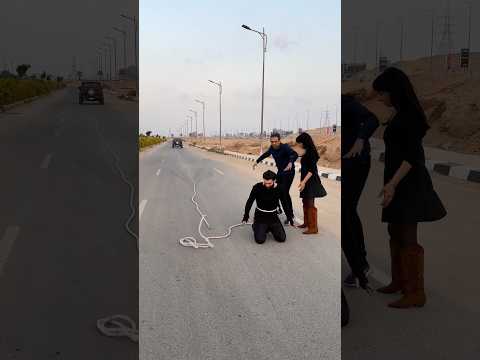 الحبل يخترق بطن كريس 😮
