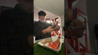 ¡Mi Mascota Gaviota Inhala Un Filete De Salmon MASIVO!