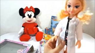 Unbox Little Nurse Barbie and play with accecories!!!