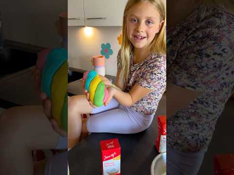 Lia macht Knete selber #basteln #knete #lernen #kinder #kindervideo #gesund #selbstgemacht #diy