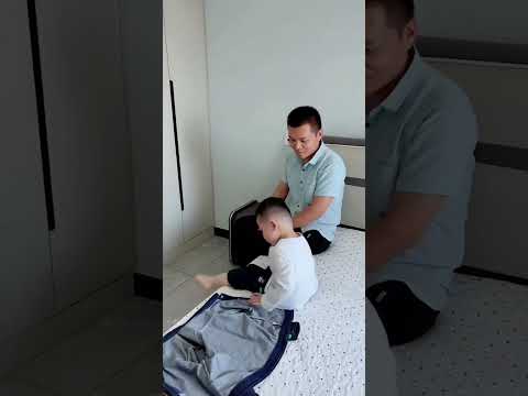 Menino Faz Mágica Engraçada Antes da Escola! 🤣🎒✨