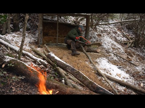 Building shelter in crazy weather conditions. Frosty snow. Trip interrupted due to accident #1