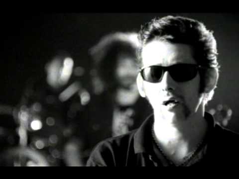 dati/musicpagelinks/Ireland Mulholland Caris Broxon 