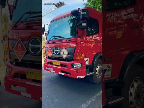 Respect 💯#shorts 🔥🔥 Mobil Truk Besar melewati jalan #truck #respect  🚛🚚🛻🚒🚑🚐🚜🚗🚕🚌