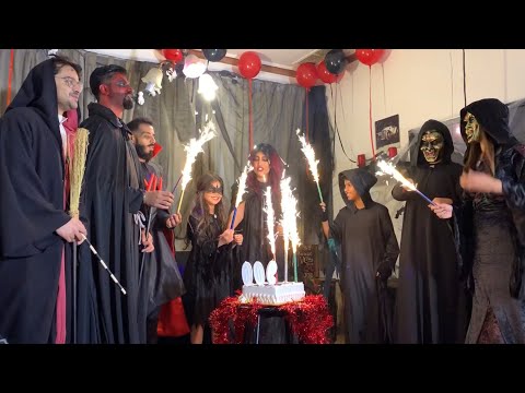 عيد ميلادي معه عائله دراكولا🧛‍♀️🧛🏻‍♂️!