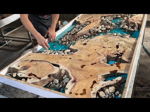 Young Man's Crazy Idea Of ​​Using Sawdust And Gravel To Create Artwork - Wood And Epoxy Creation