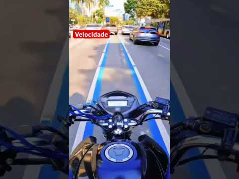 Faixa azul para moto velocidade engana