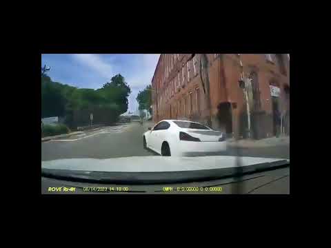 Two idiots in 27 seconds