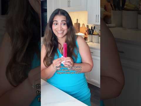 Her way doesn't help with sticky fingers though #humor #momlife #parenting #shorts