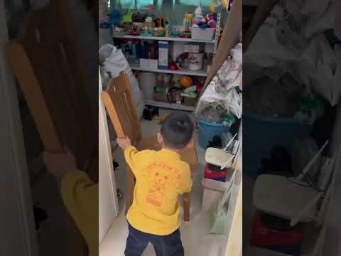 Dad accidentally got an electric shock, baby calmed down and saved him #cutebaby #funny