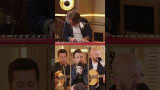 Alessandra Rosaldo y Chacho Gaytán nos regalan esta interpretación de “Sweet Dreams” de Eurythmics 🎤