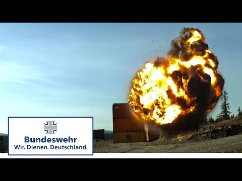 Eurofighter im Angriff mit 500 Kilo Bomben - Bundeswehr