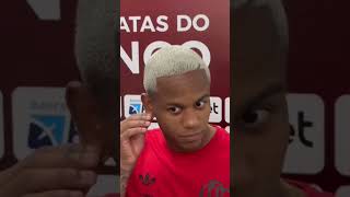 WALLACE YAN DIZ TER CHORADO POR IMINENTE SAÍDA DE M. GONÇALVES
