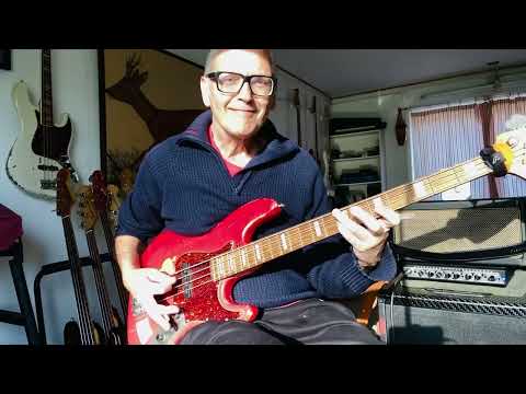 Pick bass groove in Em with fill
