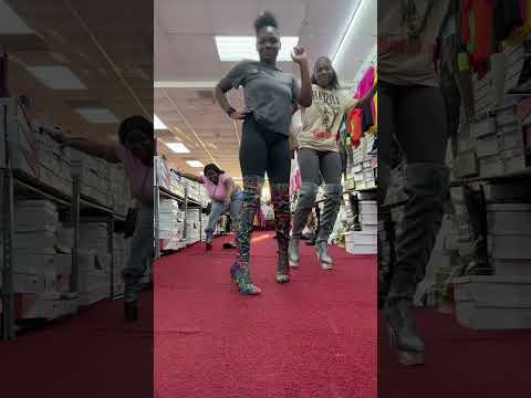 Lawd it was over before it started 🤣🤣🤣🤣🤣 #dance #challenge #blackgirlmagic #model