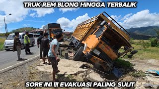 Evakuasi Paling Sulit !!! Truk Rem Blong Hingga Terbalik