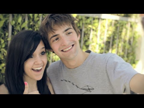 Payphone - Maroon 5 (cover) Megan Nicole and Dave Days