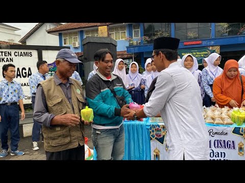 SMPN 1 Cisaga Berbagai Takjil Ramadhan 1444H