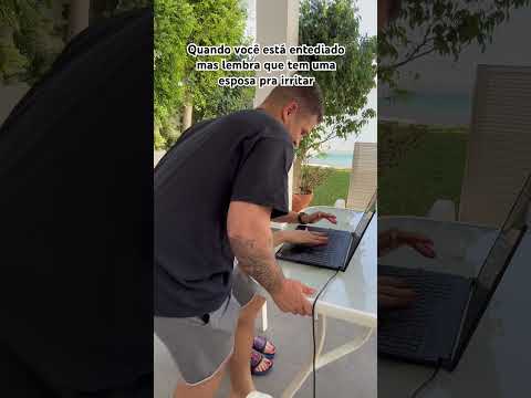 Quando você está entediado mas lembra que tem uma esposa pra irritar.
