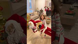 Sierra helps her little sister Rhia