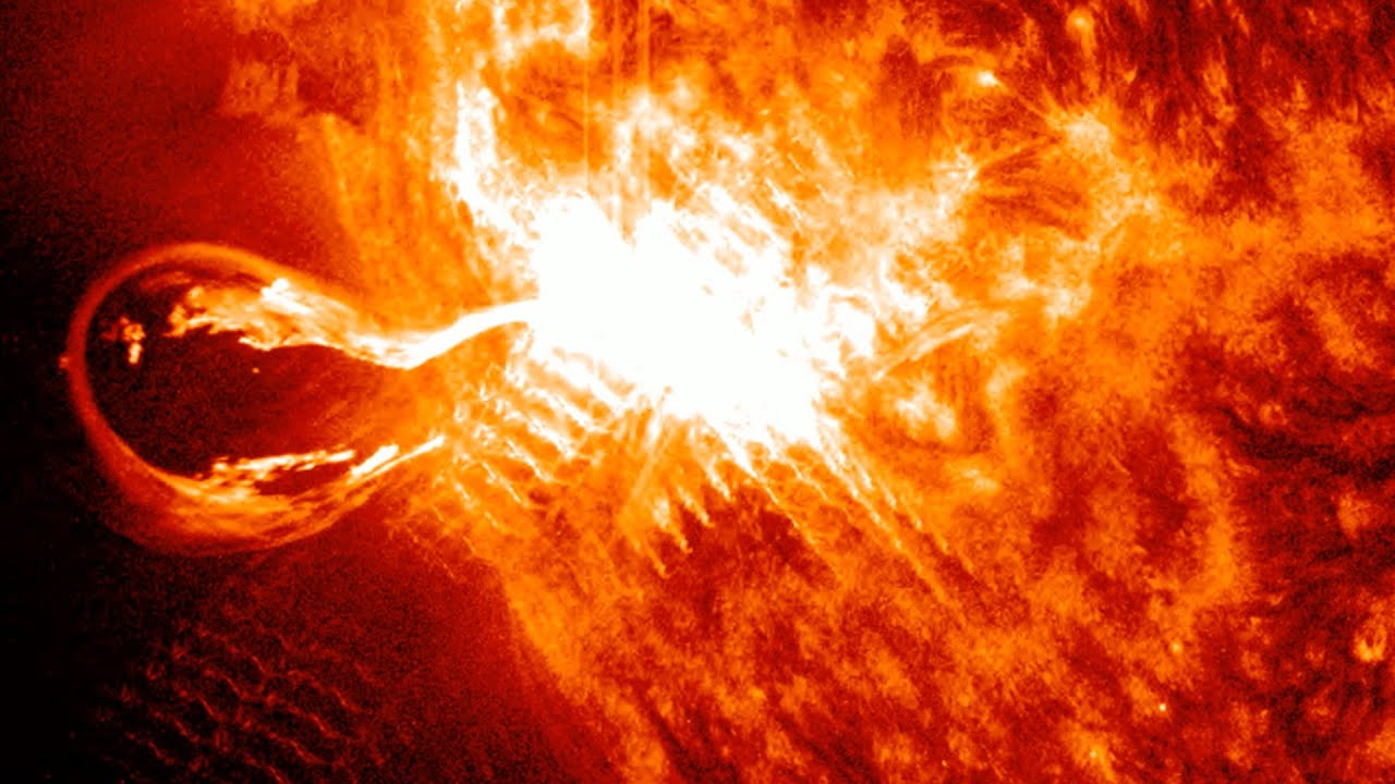 Sun blasts massive X4.5-class solar flare – See spacecraft views!