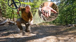 100 Jahre alte Münzen im Wald gefunden