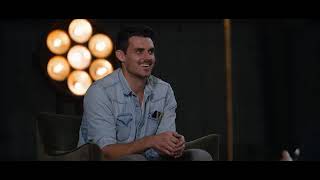 Full interview with director Mel Gibson and cinematographer Johnny Derango about Flight Risk movie