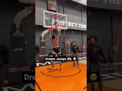 Jumping like this after two knee surgeries is CRAAZY 🫣