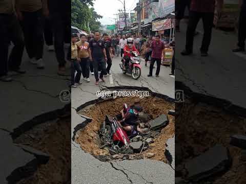 terjatuh di jalan #ai #reels #fyp