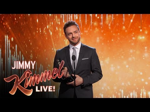 Watch The Walking Dead's Ross Marquand Do SPOT ON Impressions Of Christian Bale, Justin Timberlake, Kevin Spacey, & More Winning Oscars!
