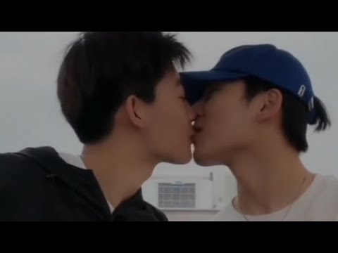 BL Couple Kiss 💋😘