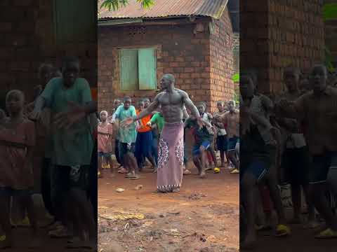 His body movements 😱🔥 no copyright for the music @shaggy #africangiant #africa #comedy #dance