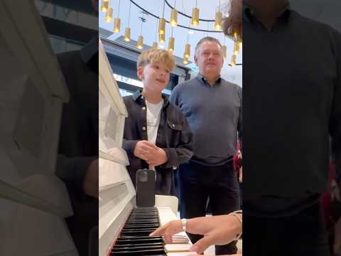 This grandpa and his grandson sing in public ! 🥹